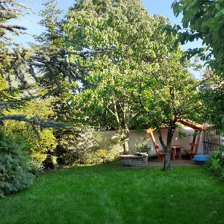 Anna Apartman Maison d'hôtes Balatonlelle