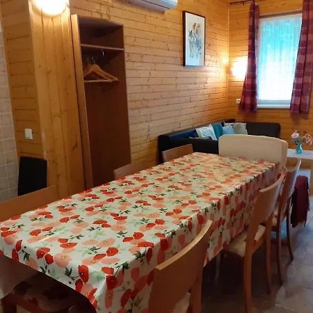 Anna Apartman Maison d'hôtes Balatonlelle