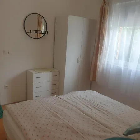 Anna Apartman Maison d'hôtes Balatonlelle